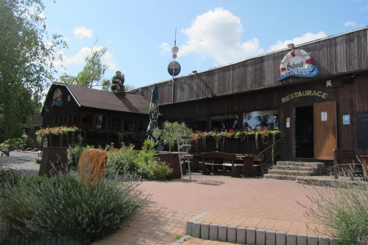 Šeberák - ubytování v chatičkách a v luxusních stanech Praga Exterior foto
